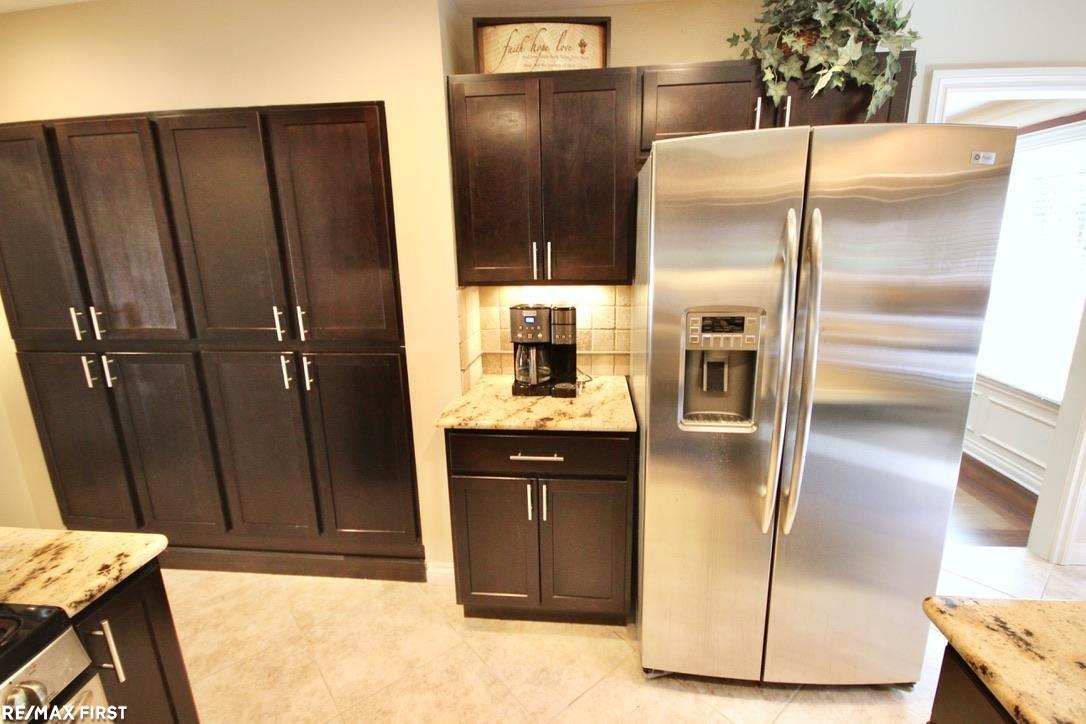 807 Lake Forest Road Rochester, MI 48309 - Photo 7 of 63 50045265-6.JPG
