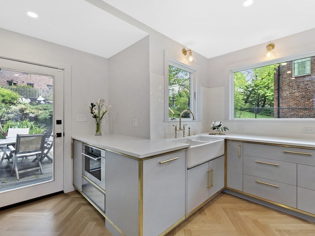 77 Stuart Road Newton, MA 02459 - Photo 10 of 35 Gallery Image 10