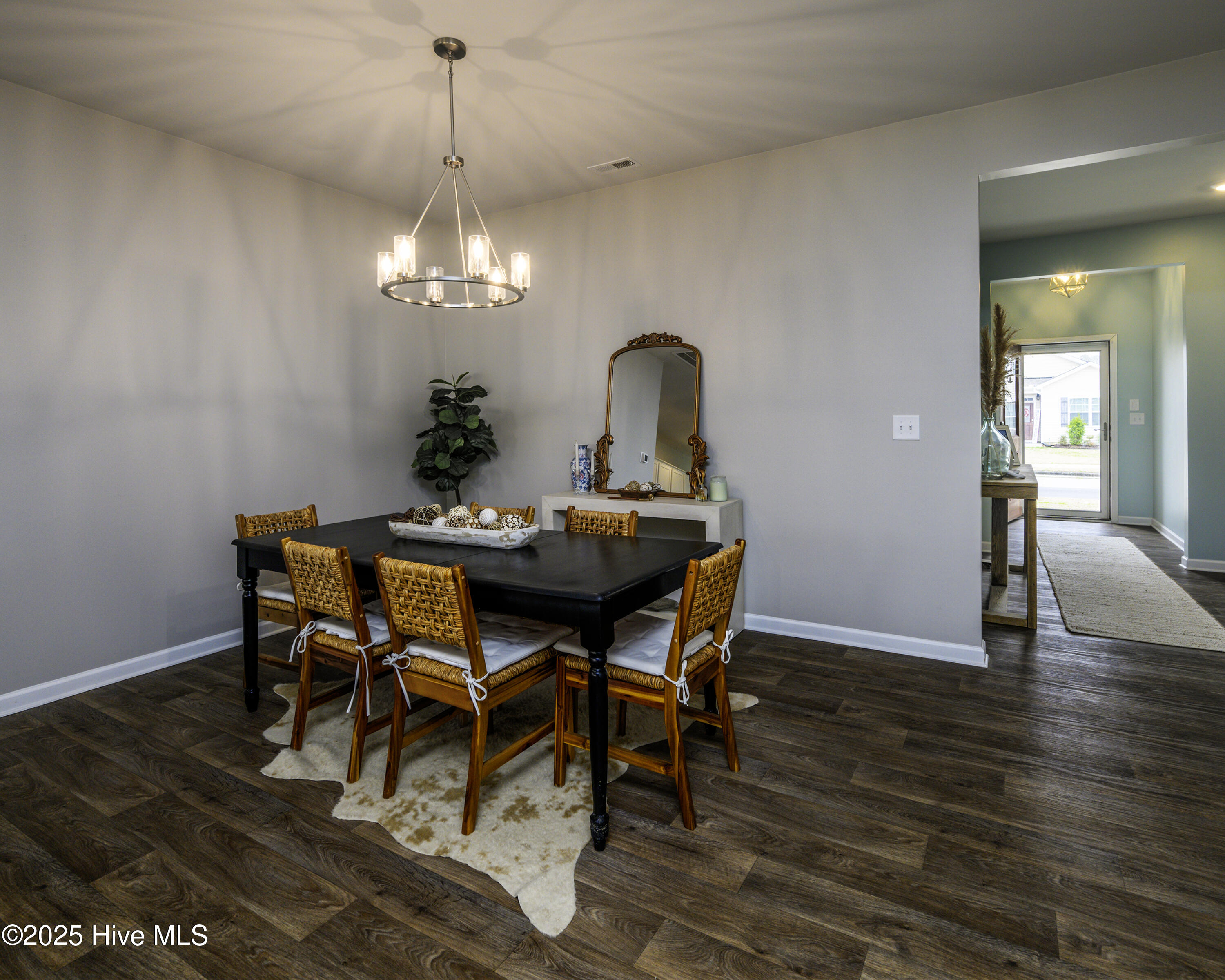 417 Frida Road New Bern, NC 28560 - Photo 12 of 56 Dining Area