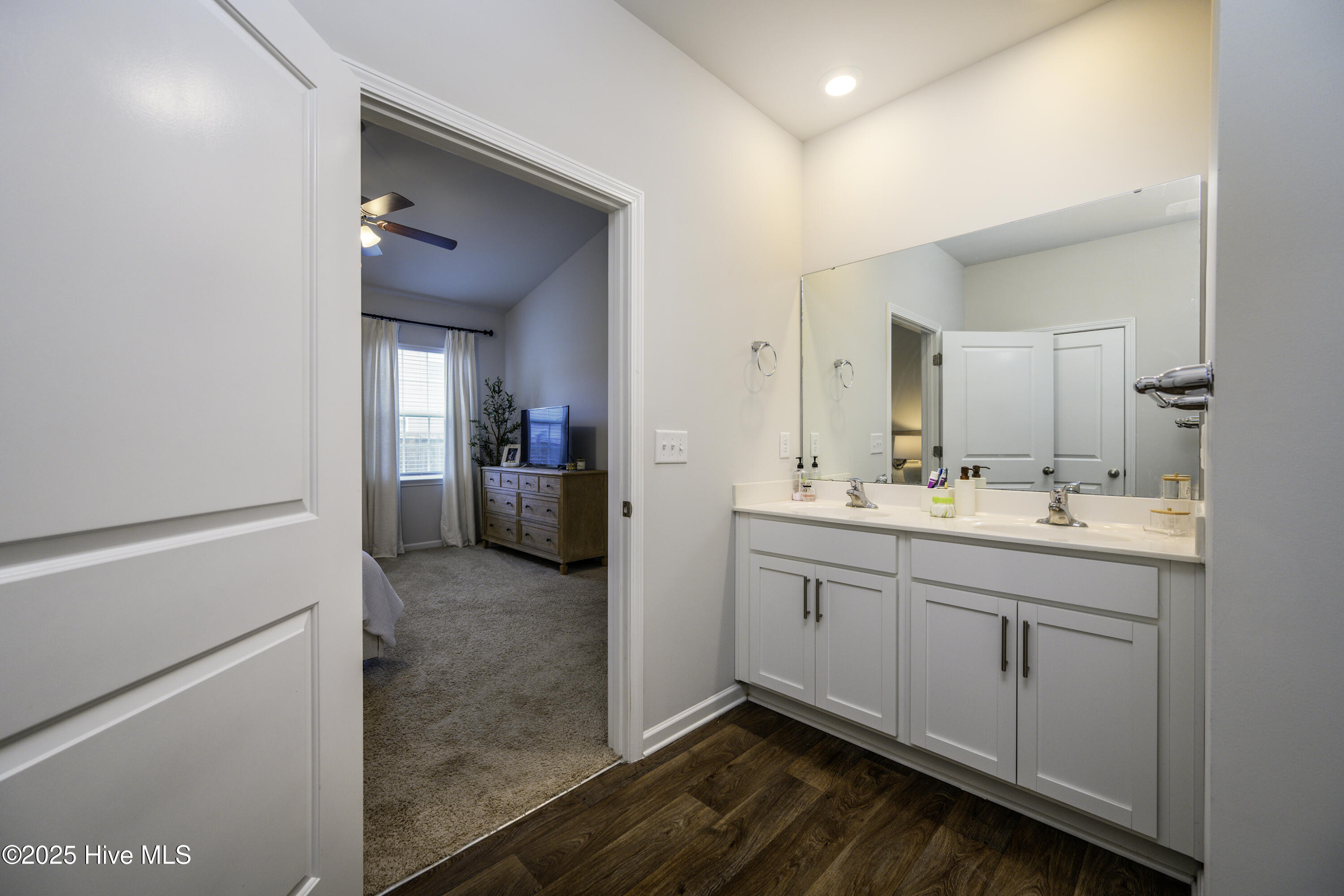 417 Frida Road New Bern, NC 28560 - Photo 26 of 56 Primary Bathroom