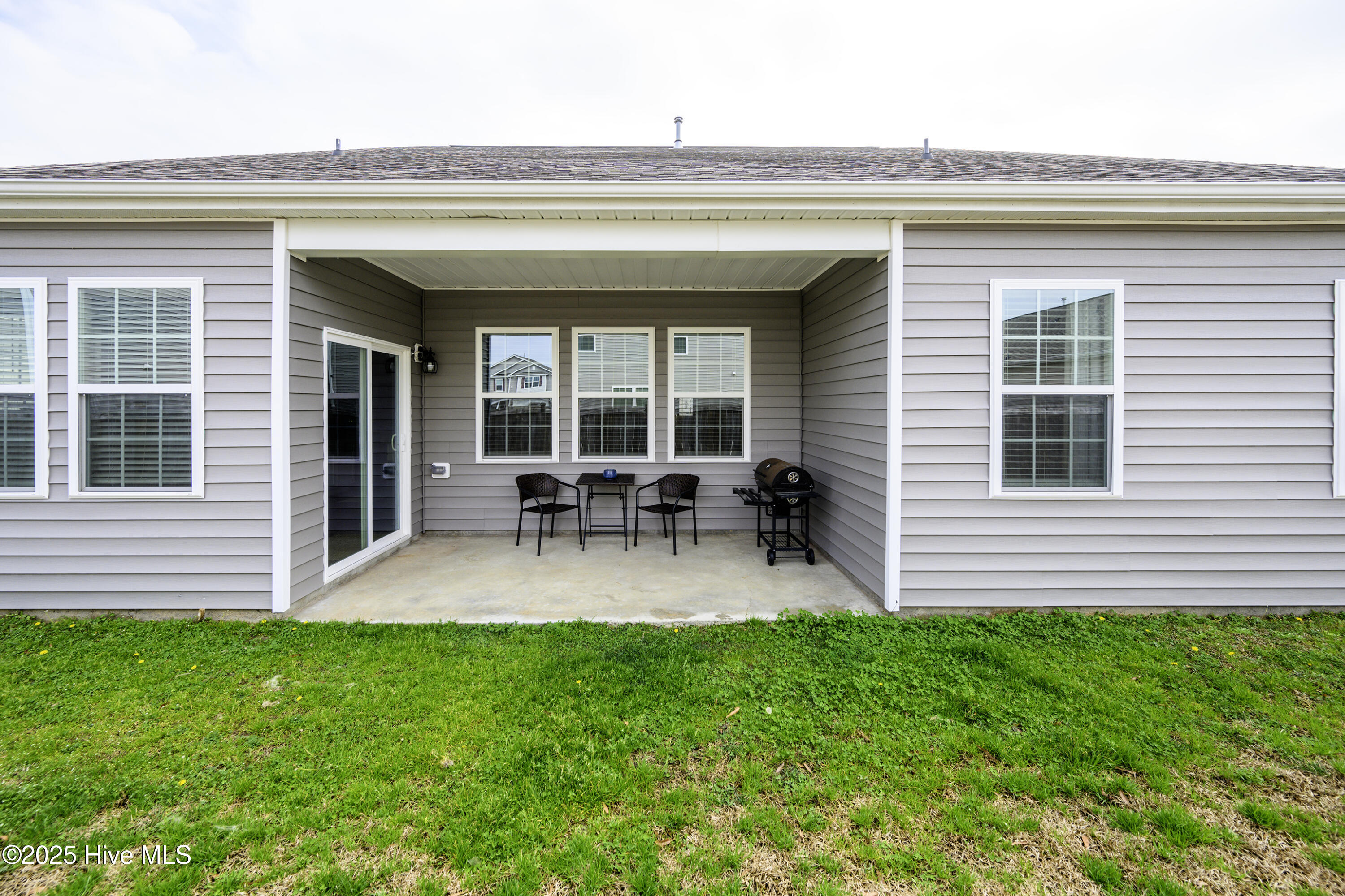 417 Frida Road New Bern, NC 28560 - Photo 39 of 56 Covered Back Patio
