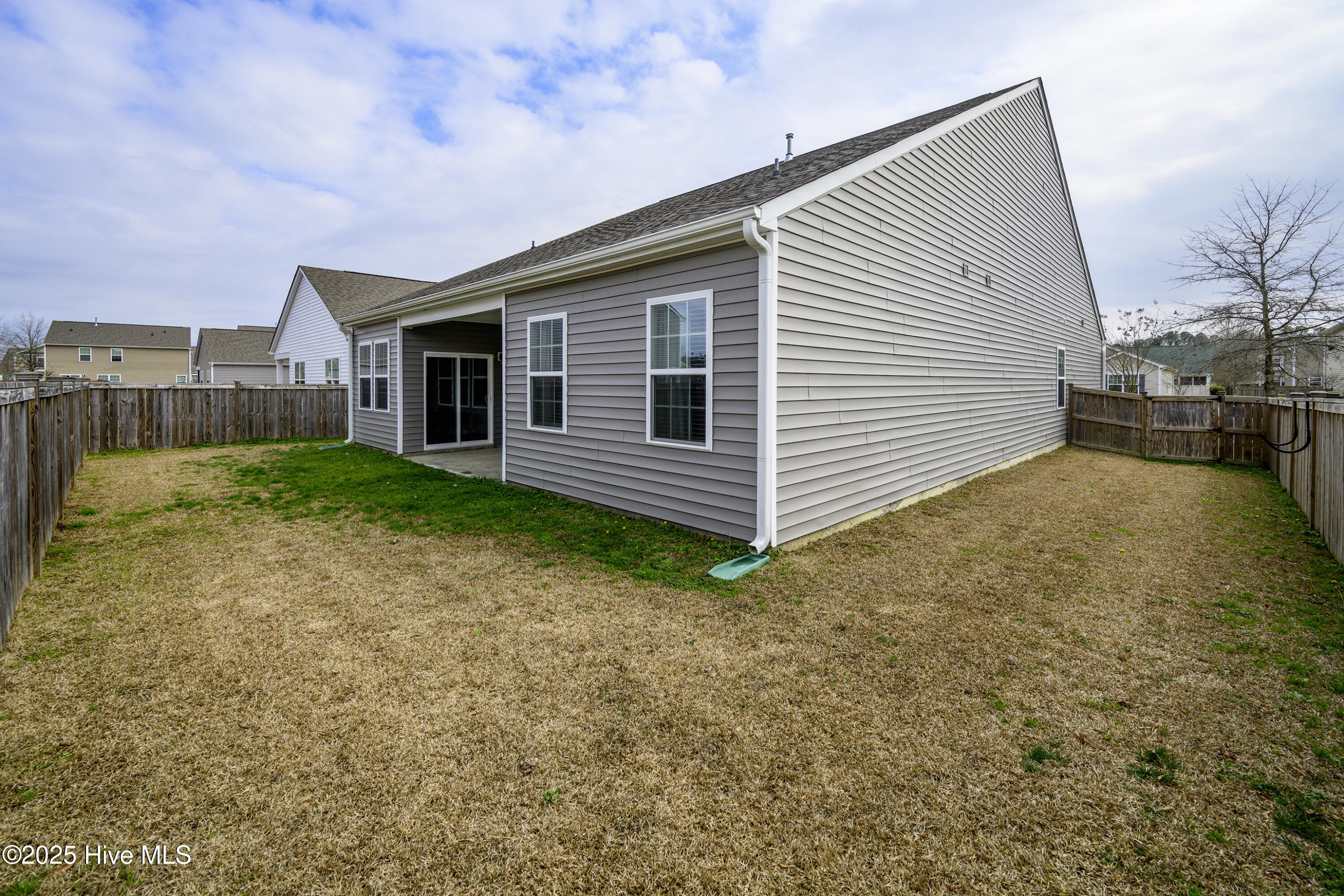 417 Frida Road New Bern, NC 28560 - Photo 4 of 56 Fenced-in Backyard