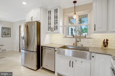 $775,000 | 7505 Hogarth Street, Springfield, VA 22151