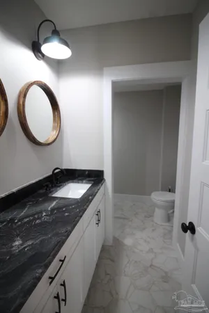 $3,800 | 435 East Government Street, Pensacola, FL 32502
