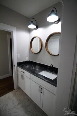 $3,800 | 435 East Government Street, Pensacola, FL 32502
