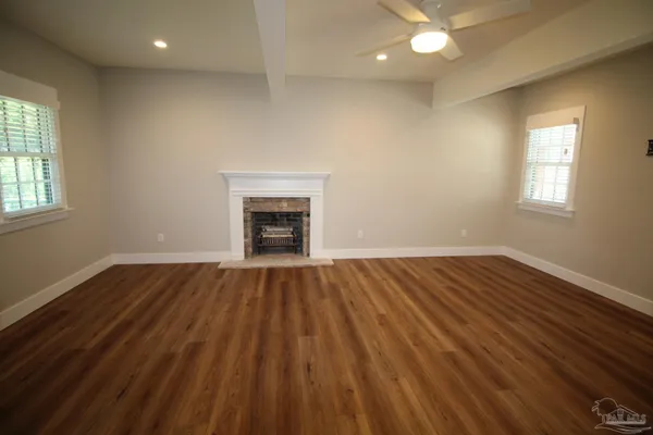 $3,800 | 435 East Government Street, Pensacola, FL 32502