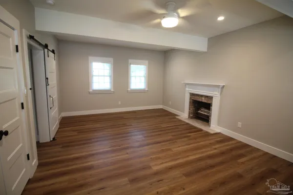 $3,800 | 435 East Government Street, Pensacola, FL 32502