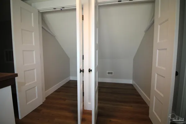 $3,800 | 435 East Government Street, Pensacola, FL 32502