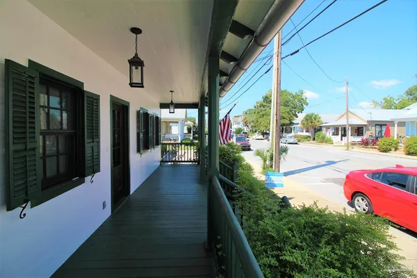 $3,800 | 435 East Government Street, Pensacola, FL 32502