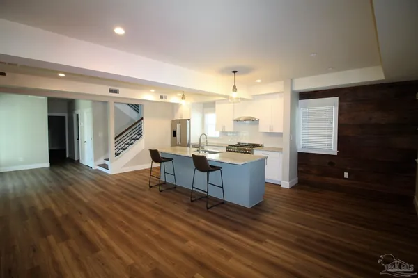$3,800 | 435 East Government Street, Pensacola, FL 32502