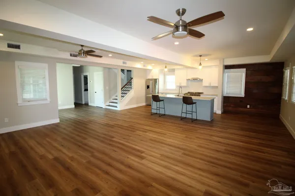 $3,800 | 435 East Government Street, Pensacola, FL 32502