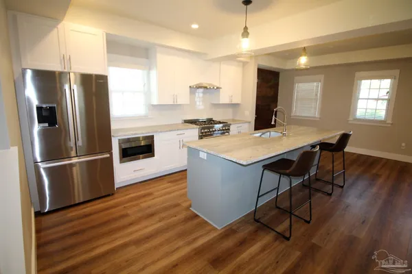 $3,800 | 435 East Government Street, Pensacola, FL 32502