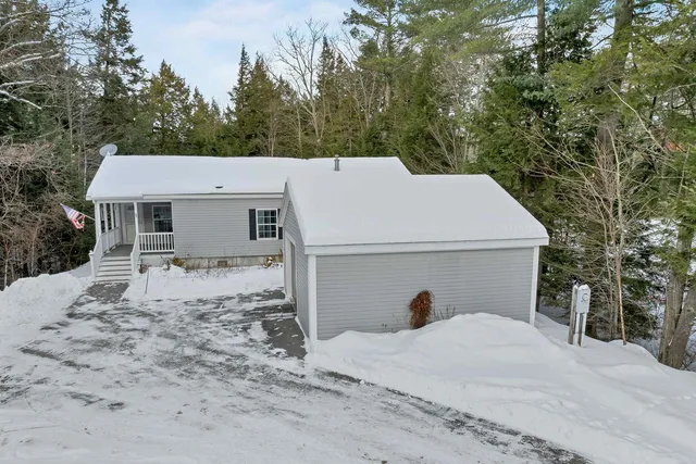$169,000 | 21 Mansfield Woods Way, New Hampton, NH 03256