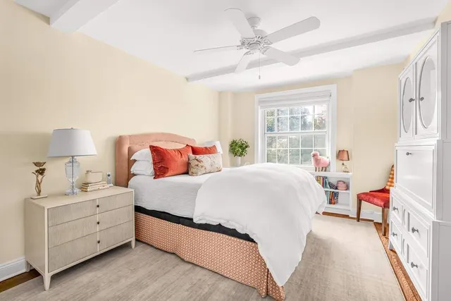 $4,395,000 | 302 West 12th Street, Unit 2E | West Village