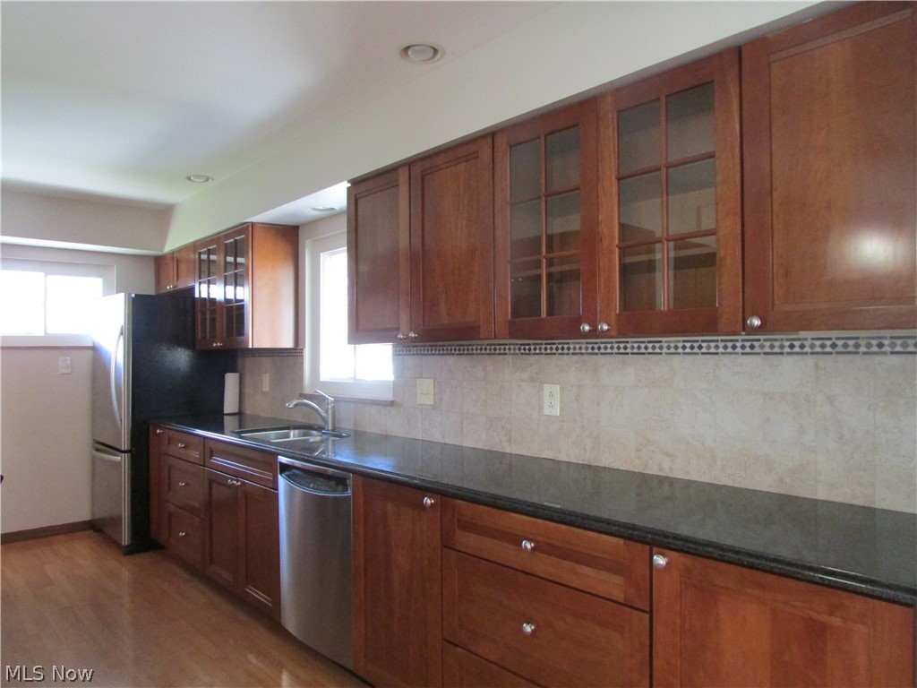 8040 Longview Road Broadview Heights, OH 44147 - Photo 7 of 28 Tile Backsplash