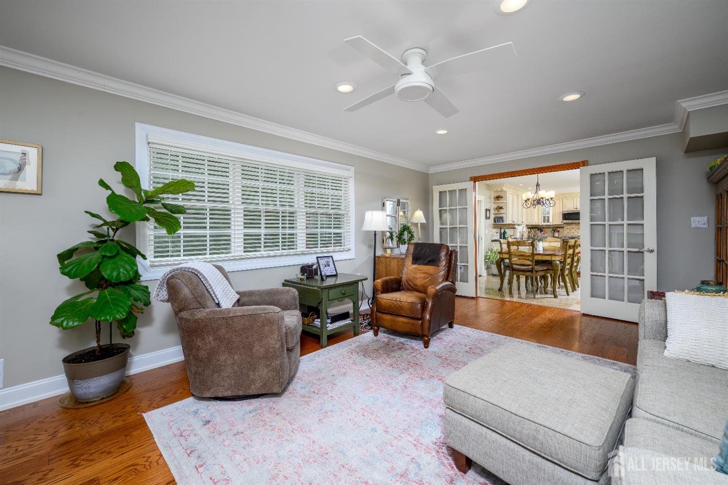 7 Manor Court Old Bridge, NJ 08857 - Photo 18 of 46 a living room with furniture and a potted plant