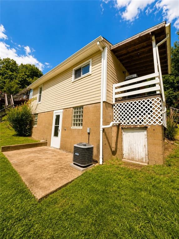 564 Lougeay Road Pittsburgh, PA 15235 - Photo 10 of 38 Gallery Image 10