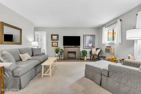 $350,000 | 156 Lexington Court, Red Bank, NJ 07701
