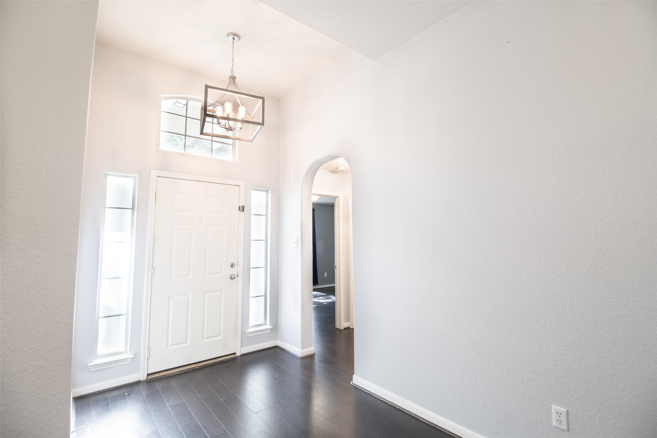 303 Burris Park Drive Spring, TX 77373 - Photo 16 of 45 foyer