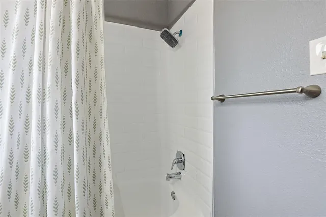 $239,999 | 820 Nicole Drive, Burleson, TX 76028