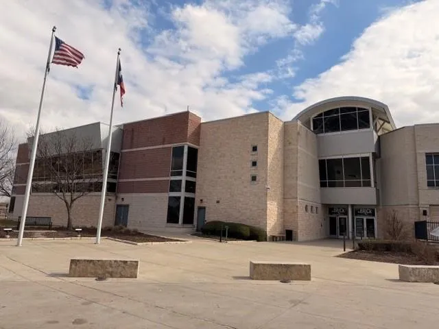 $239,999 | 820 Nicole Drive, Burleson, TX 76028