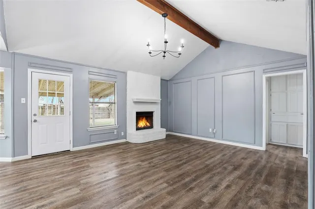 $239,999 | 820 Nicole Drive, Burleson, TX 76028