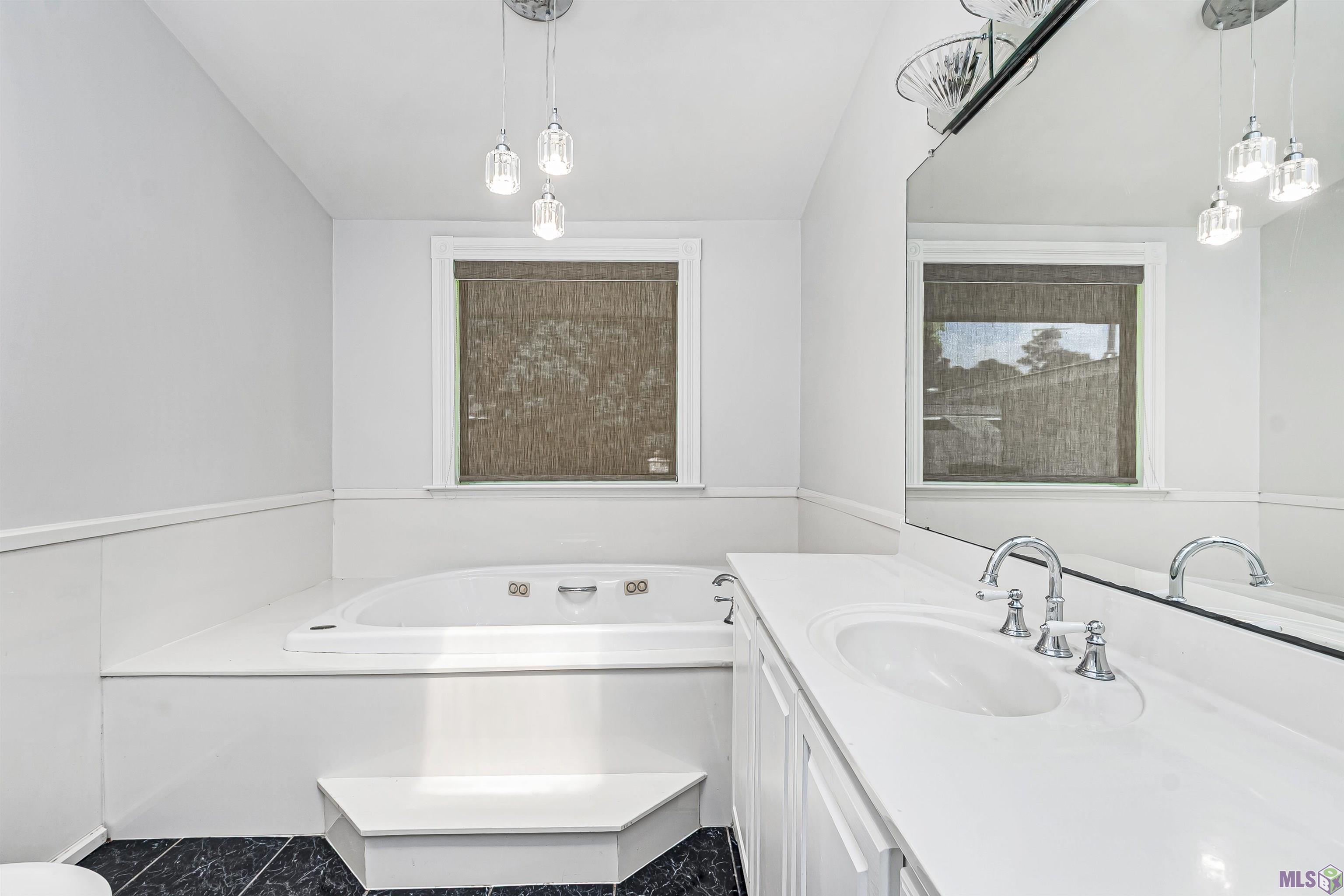 8245 Rainbow Drive Baton Rouge, LA 70809 - Photo 10 of 17
