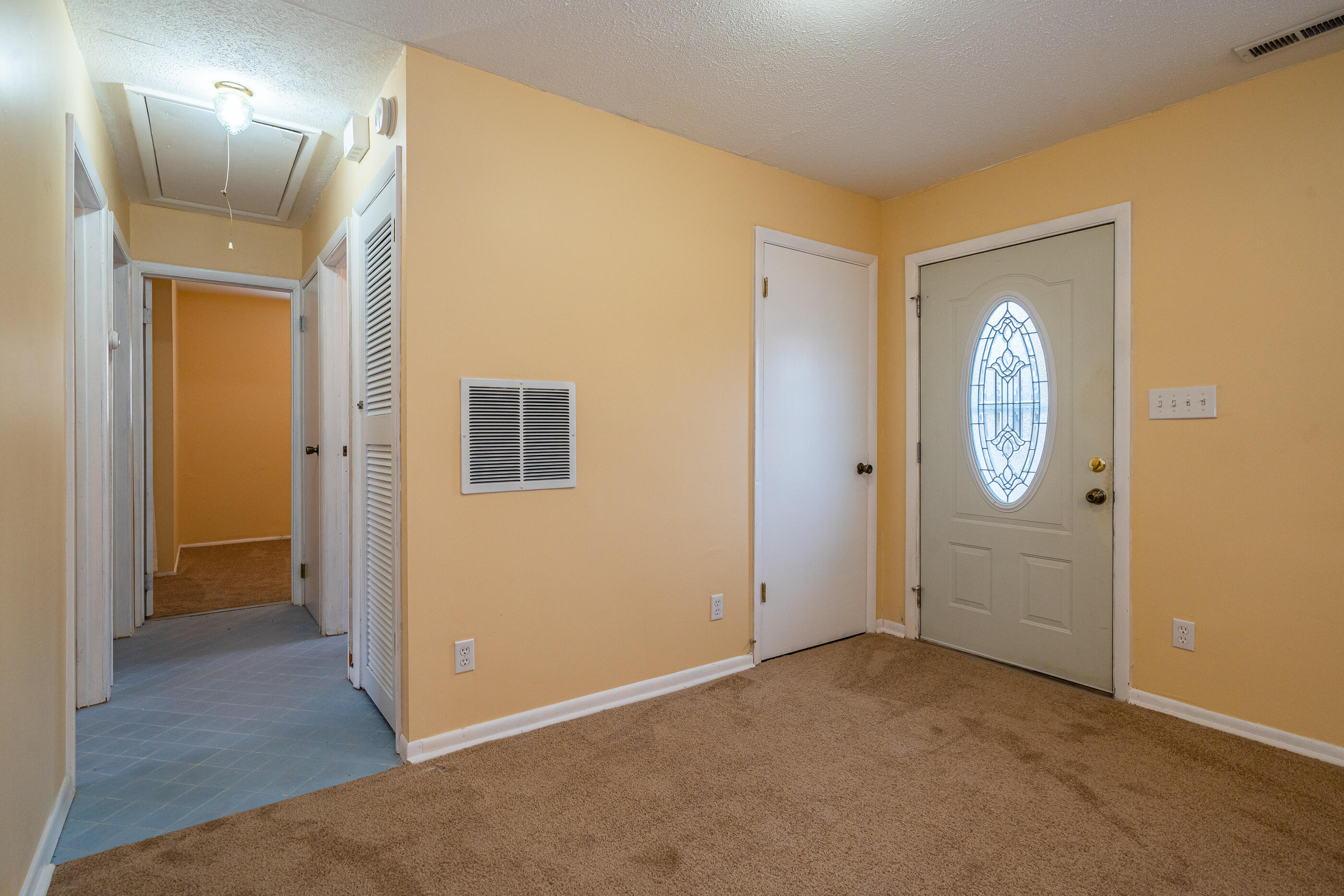 1716 Portage Path Springfield, OH 45506 - Photo 8 of 27