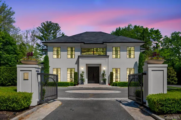 $4,199,999 | 22 Eastview Lane, Glen Head, NY 11545