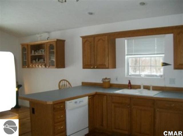 117 Chatham Road St. Louis, MI 48880 - Photo 4 of 21 1773531-3.JPG