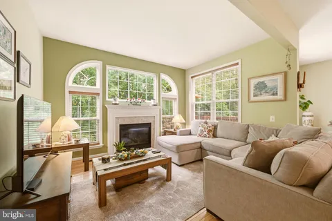$825,000 | 4093 Oak Village Landing, Fairfax, VA 22033