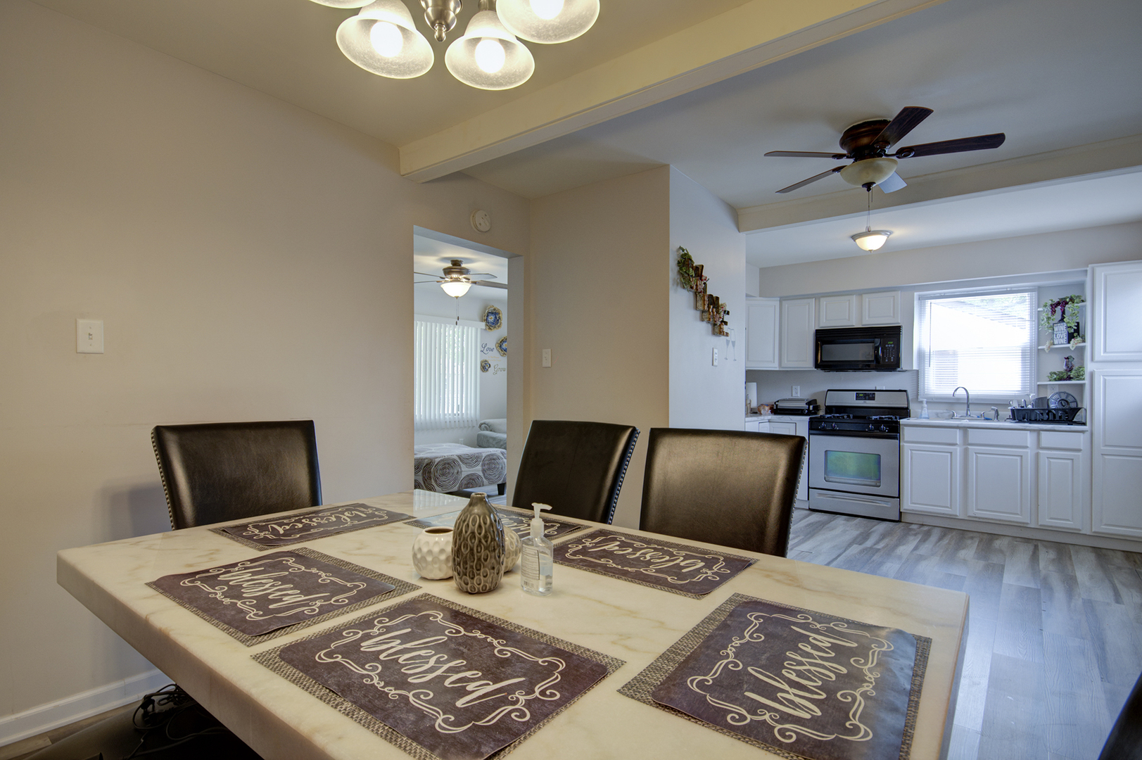 102 Edison Road Joliet, IL 60433 - Photo 5 of 17