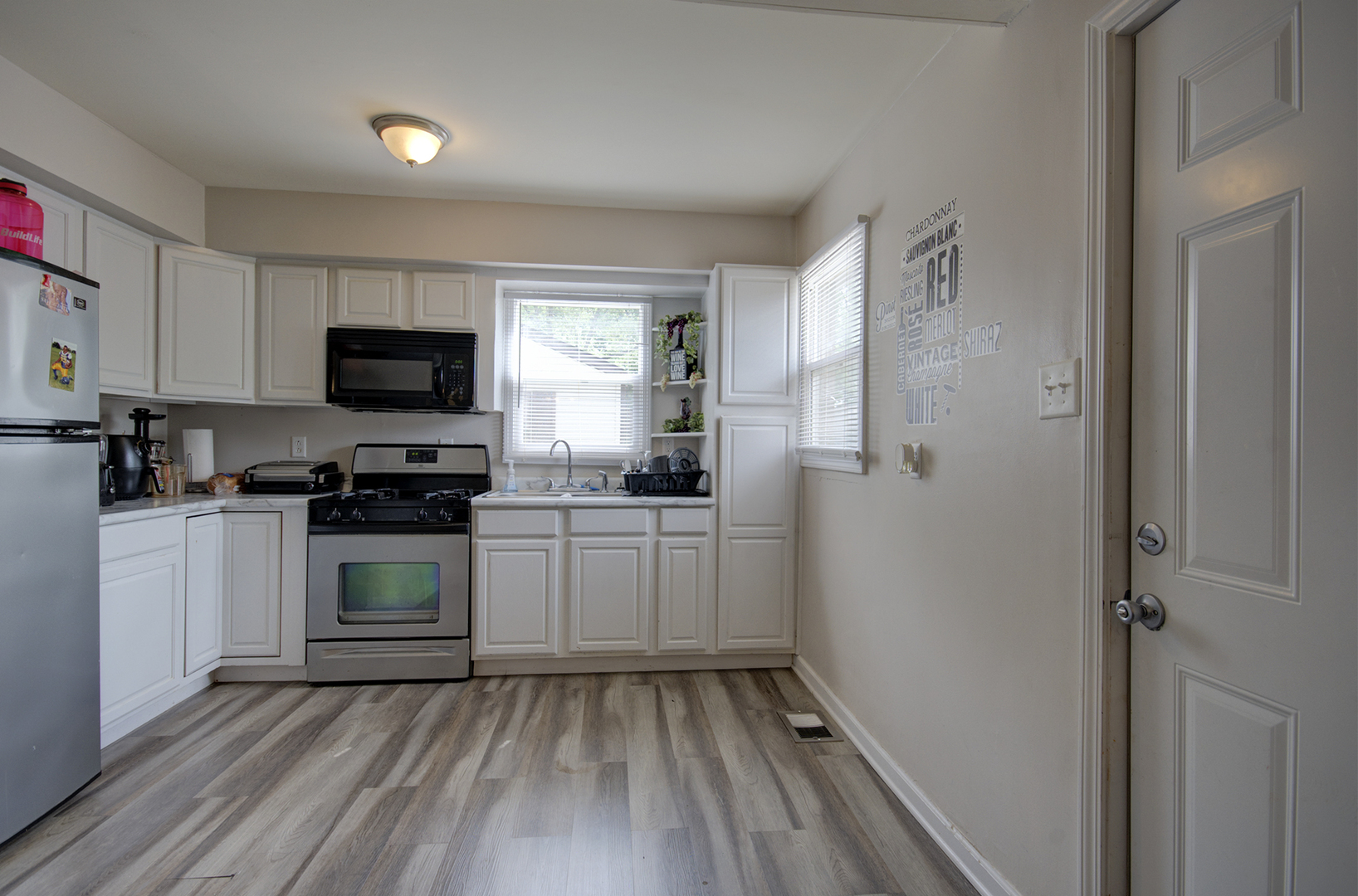 102 Edison Road Joliet, IL 60433 - Photo 6 of 17