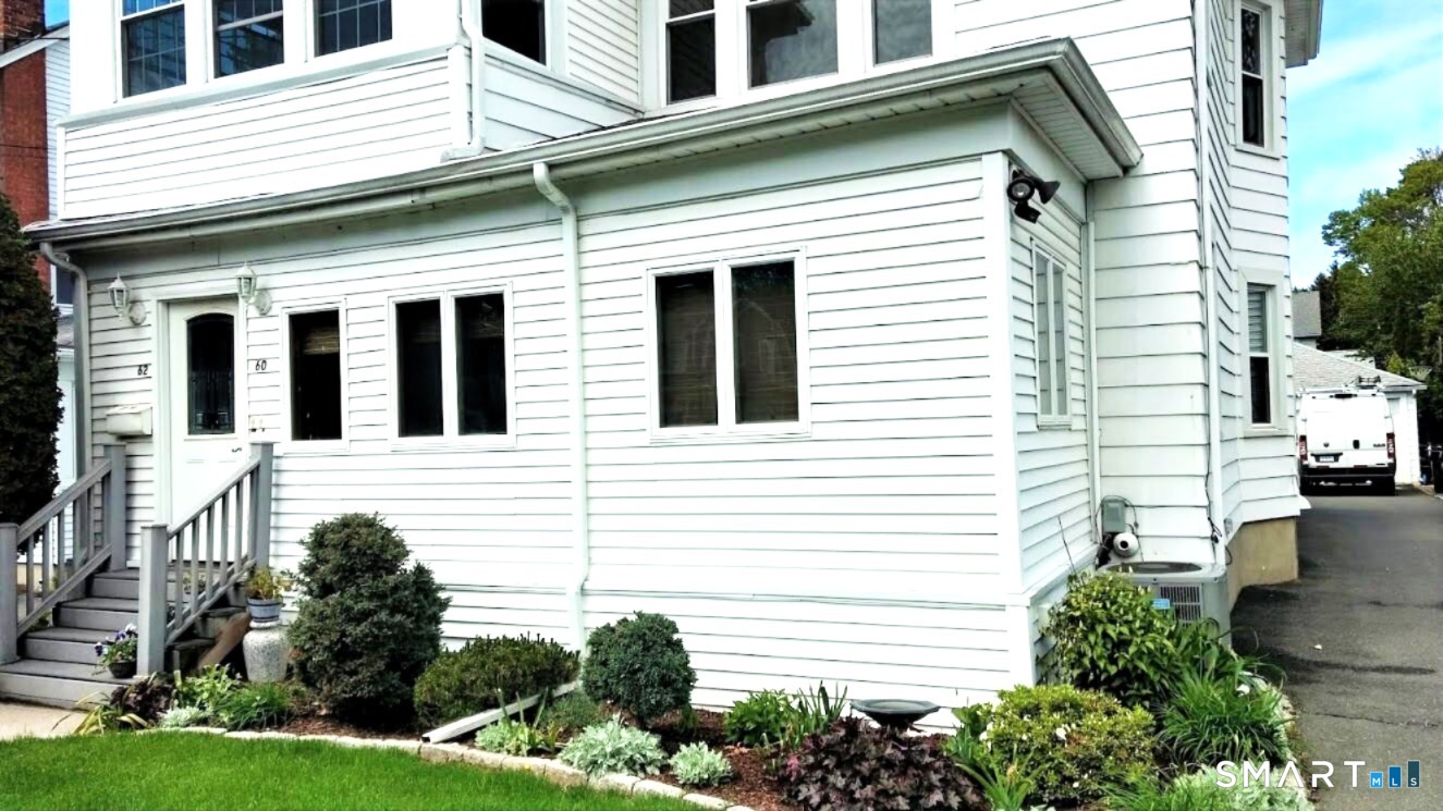 60 Woodmere Road, Unit 2 West Hartford, CT 06119 - Photo 3 of 17