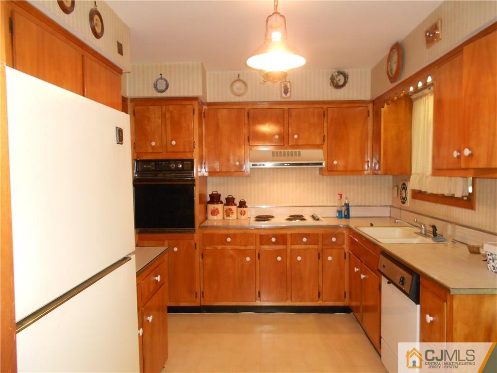 205 Davidson's Mill Road North Brunswick, NJ 08902 - Photo 5 of 22 Gallery Image 5