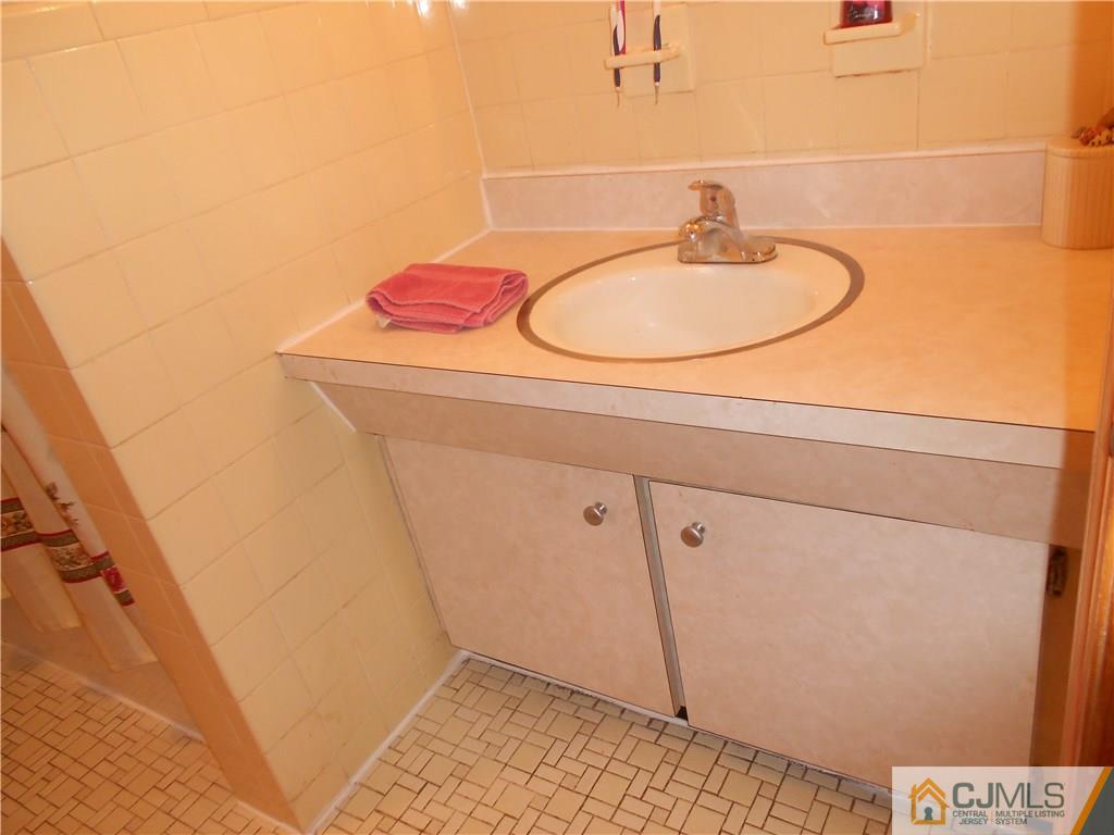 205 Davidson's Mill Road North Brunswick, NJ 08902 - Photo 10 of 22 Gallery Image 10
