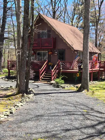 $225,000 | 111 Yvonne Court, Dingmans Ferry, PA 18328