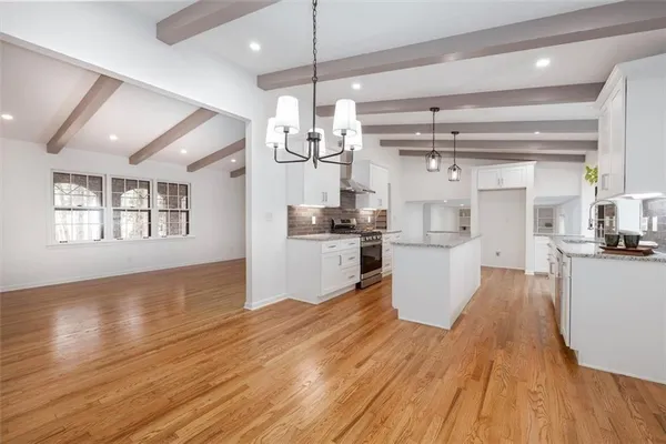 an empty room with a empty space