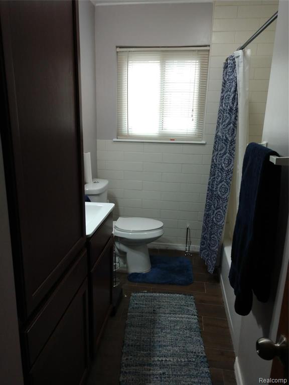 16301 East 10 Mile Road Eastpointe, MI 48021 - Photo 15 of 28