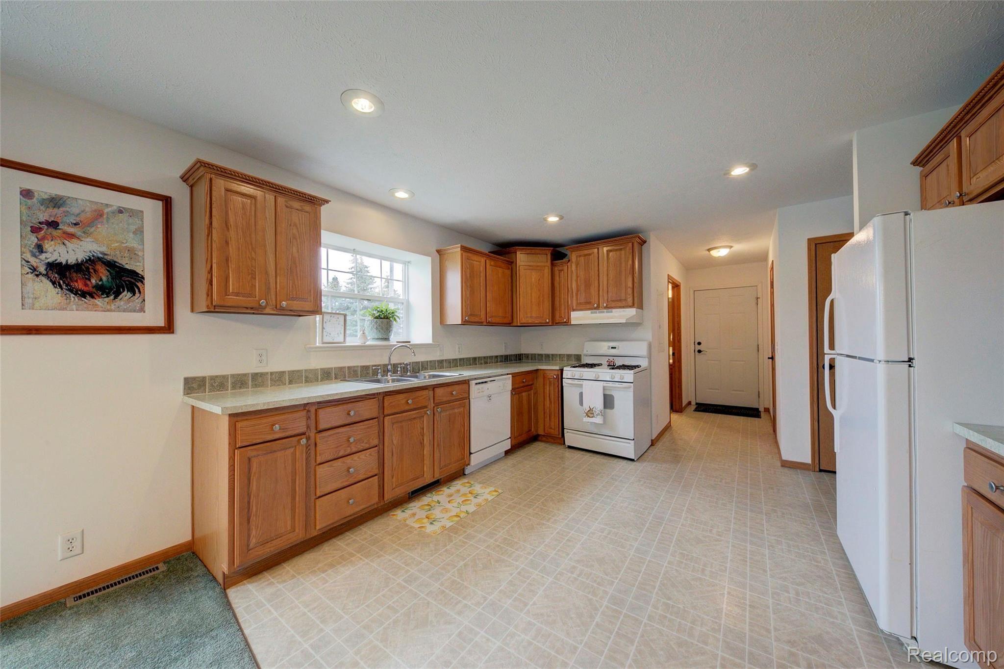 831 Laplaisance Road Monroe, MI 48161 - Photo 6 of 36 4H8A6395_6_7.jpg