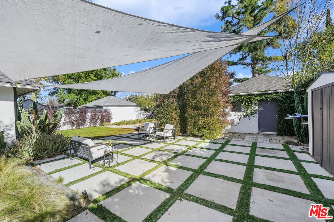 6926 Cedros Avenue Van Nuys, CA 91405 - Photo 3 of 26 a view of an outdoor space