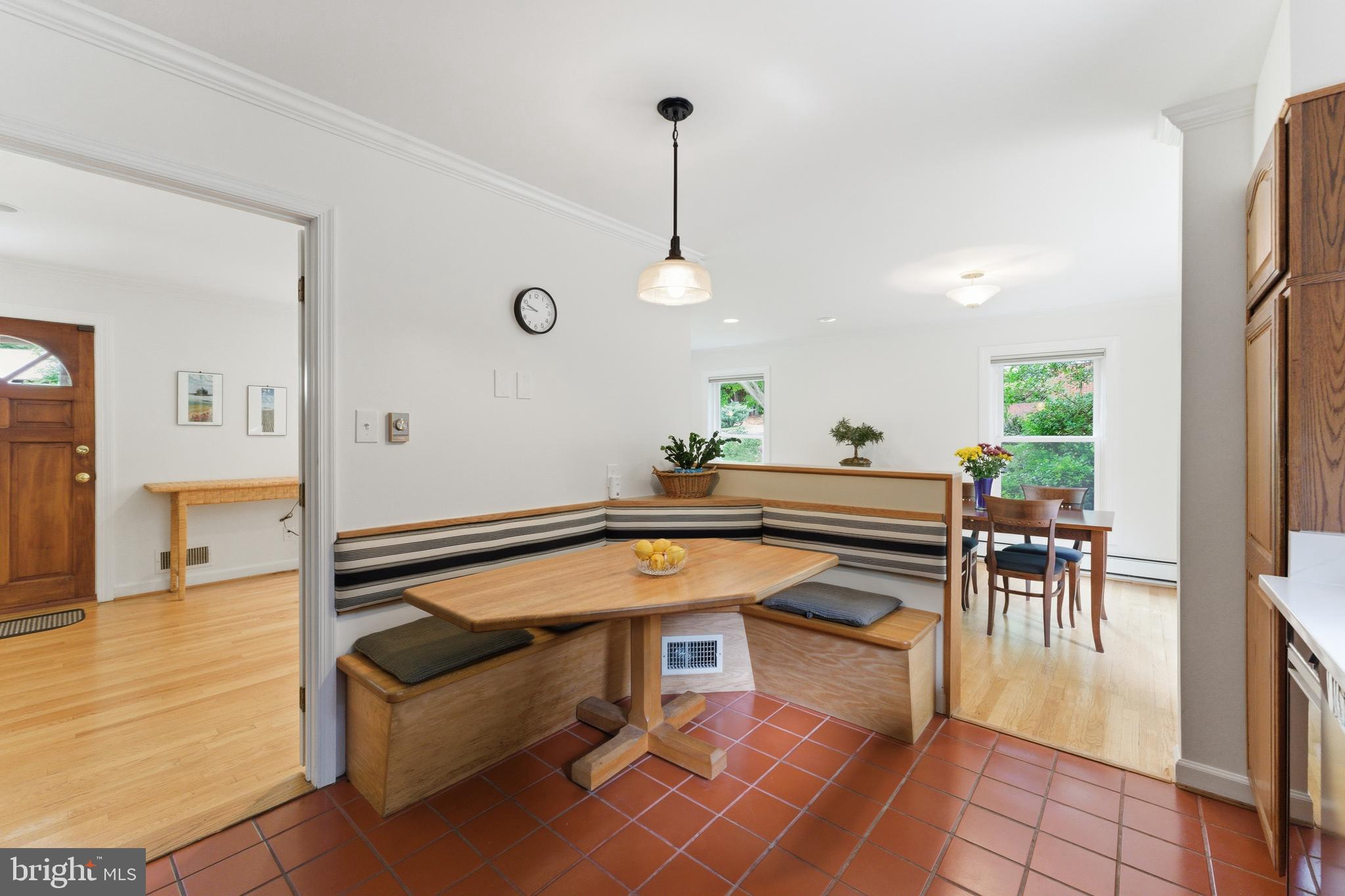 2100 Edgewater Parkway Silver Spring, MD 20903 - Photo 13 of 46 a room with table and chairs