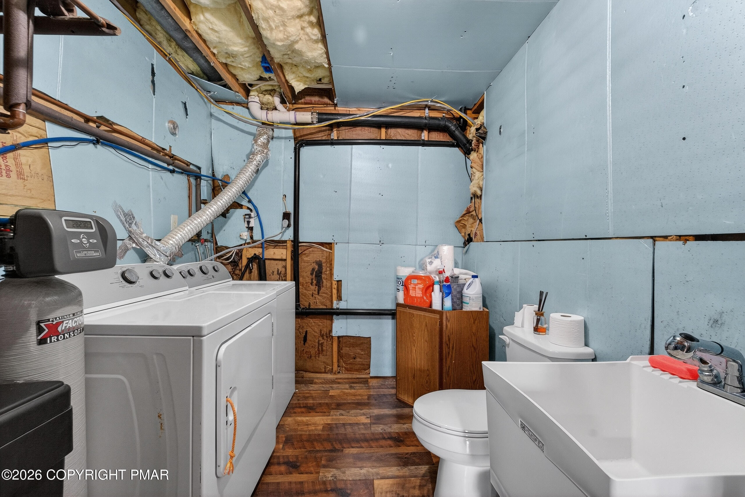 3112 Spring Court Bushkill, PA 18324 - Photo 45 of 52 a utility room with dryer and washer