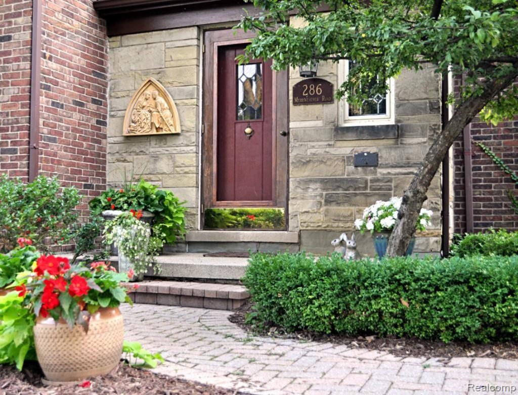 286 Merriweather Road Grosse Pointe, MI 48236 - Photo 2 of 17 Front Door_1153.jpg