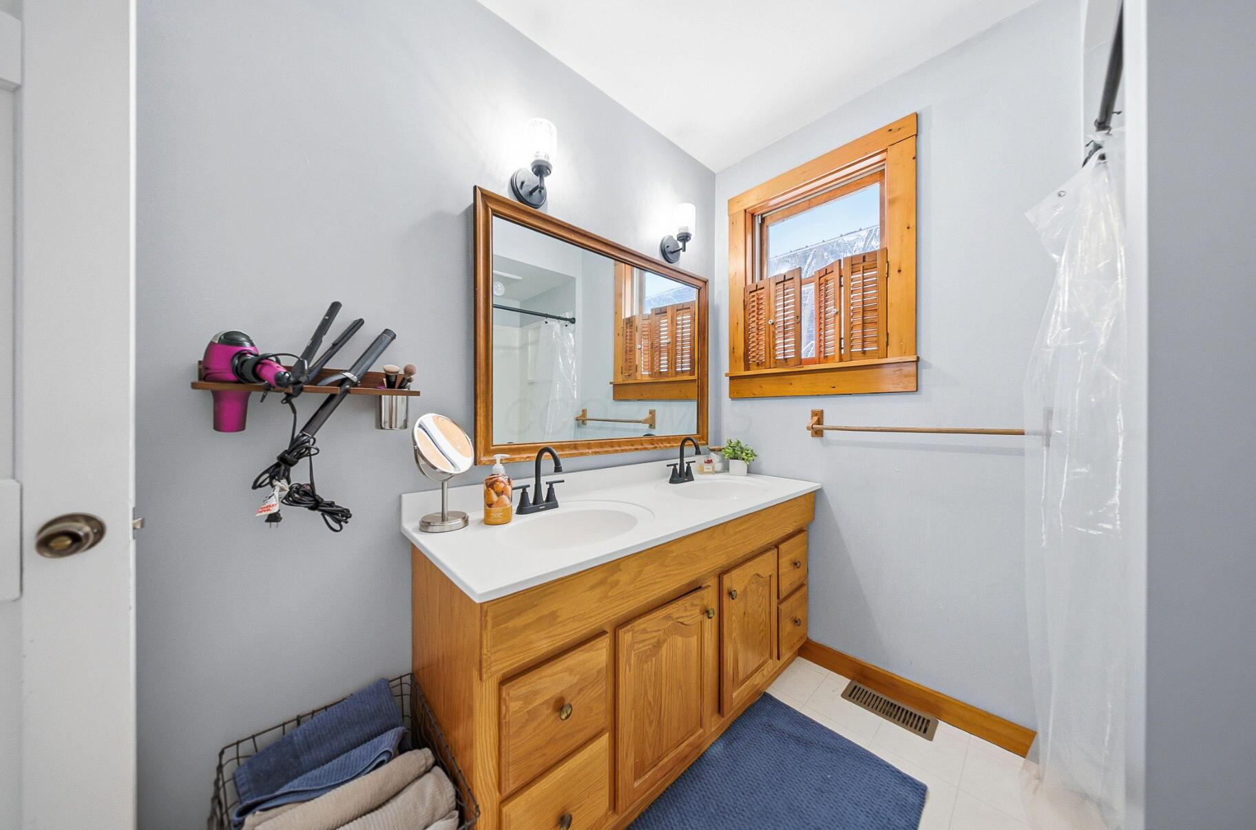 5715 Coonpath Road Northwest Carroll, OH 43112 - Photo 43 of 79 Bathroom