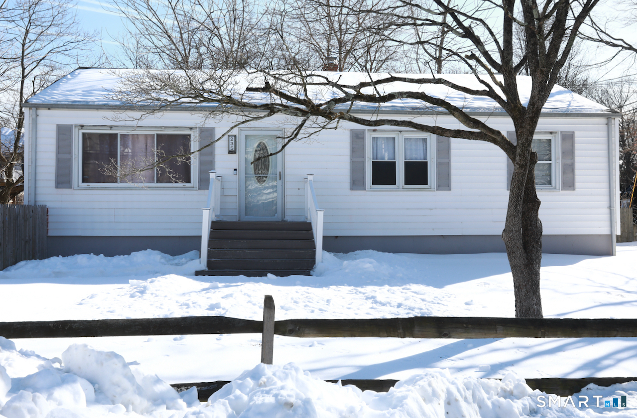 235 Douglas Street Bridgeport, CT 06606 - Photo 2 of 31