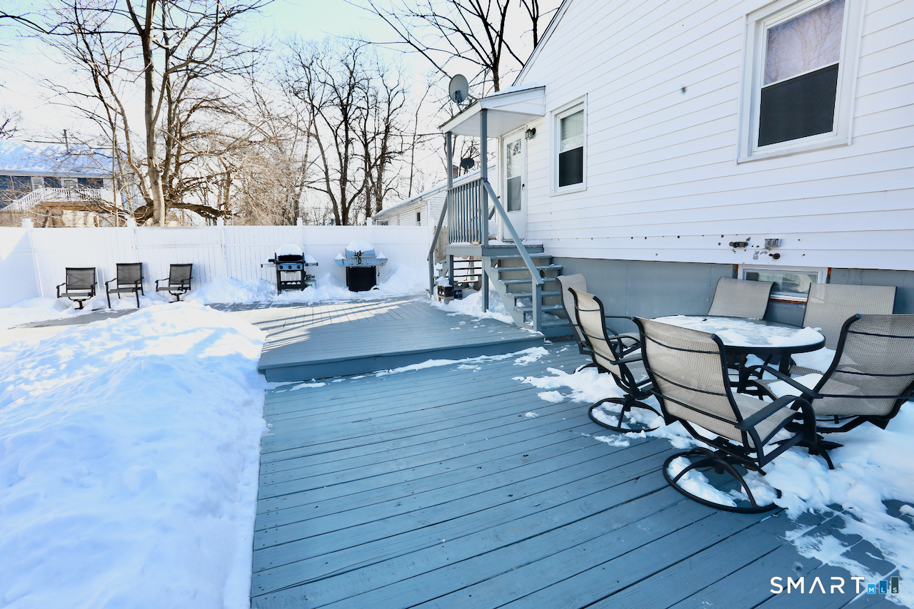 235 Douglas Street Bridgeport, CT 06606 - Photo 7 of 31