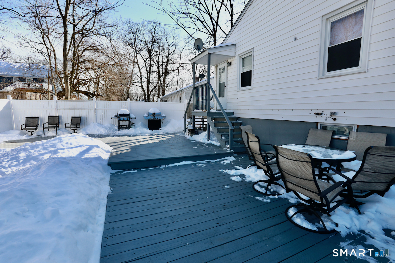 235 Douglas Street Bridgeport, CT 06606 - Photo 8 of 31