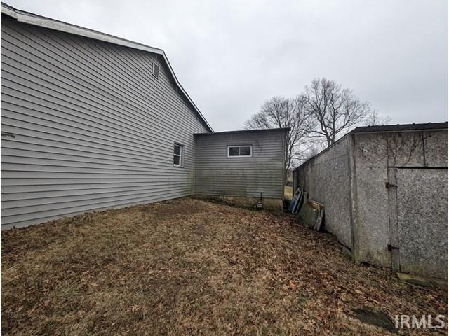 212 Art Gallery Road Bedford, IN 47421 - Photo 7 of 11