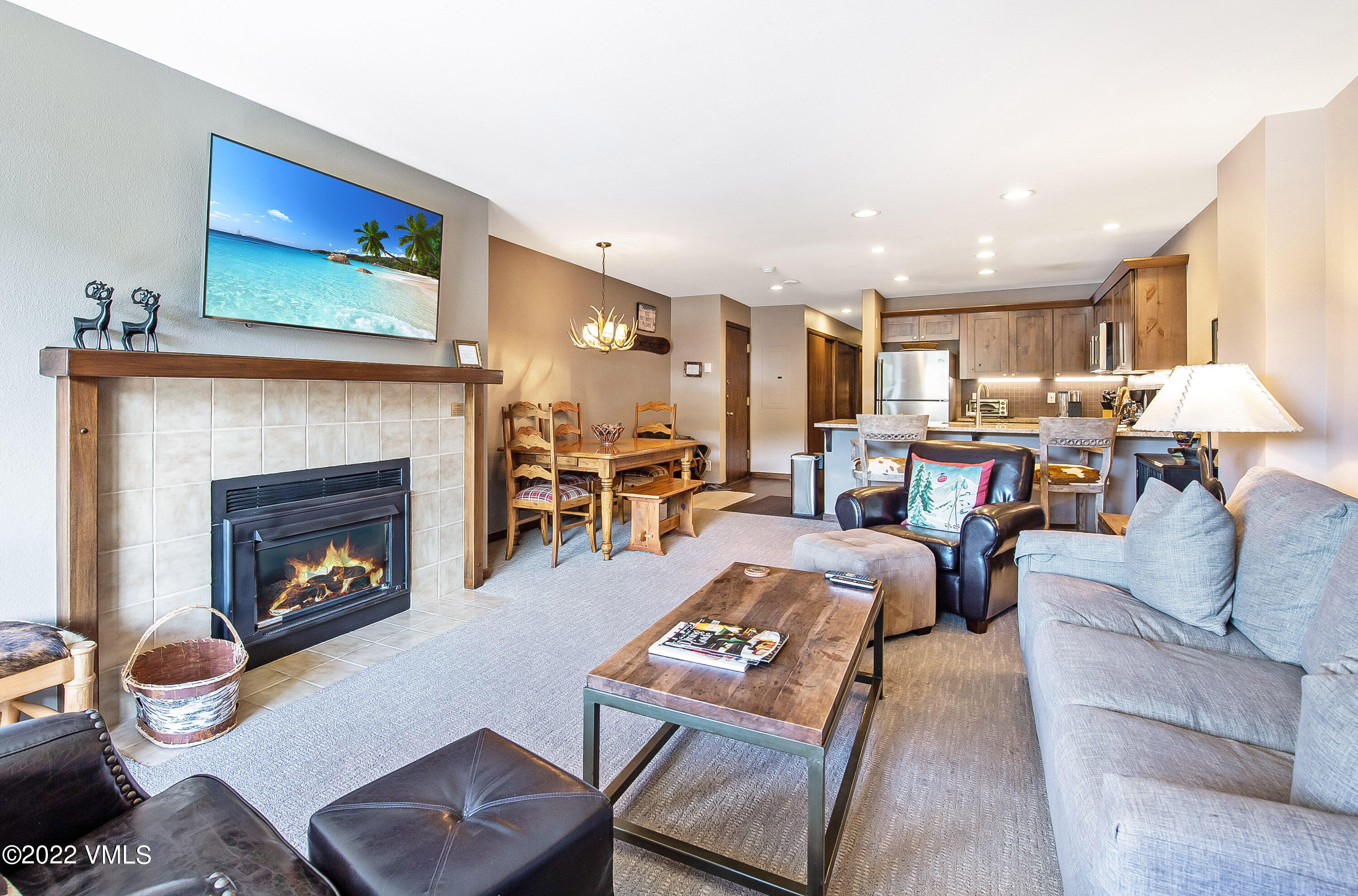 137 Benchmark Road, Unit 322 Avon, CO 81620 - Photo 1 of 13 20220919_Seasons_322_0003